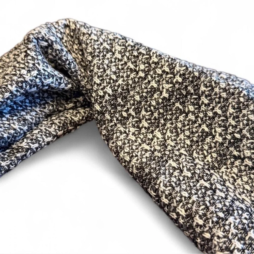 Sholdit Convertible Infinity Scarf Black Speckle Pocket